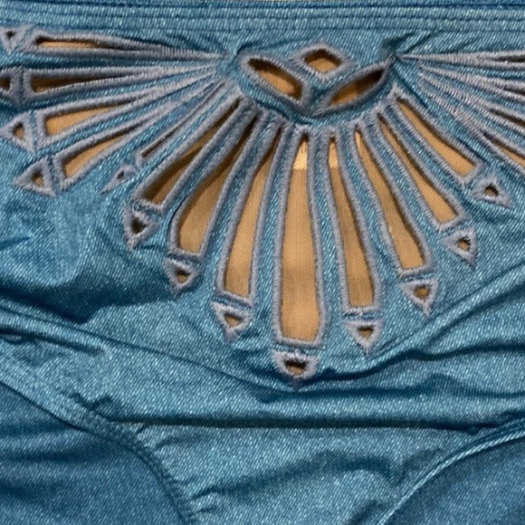 Beach Riot Bikini. Medium and Large - Picture 10 of 11